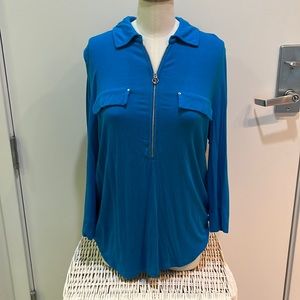 Long sleeve t-shirt with zipper